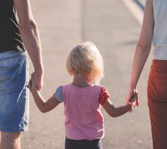 نصائح لتحسين العلاقات العائلية